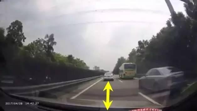 ������㣬�ܶ��_�@�ӵ�׷β����