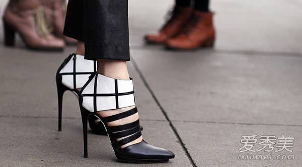 ʲô���ϴ�ʲôЬ ������߸�Ь����