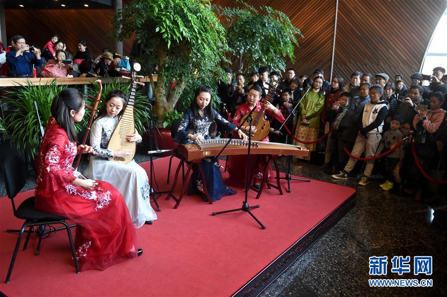 ���Ļ�����6����(gu��)�Ҵ�Ժӭ��(l��i)��Ժʮ�����깫���_(k��i)����ˇ�g(sh��)��(ji��)