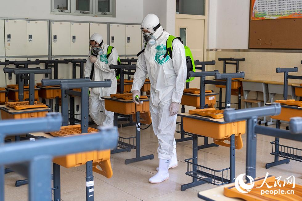 4��24�գ����������ˆT���ڇ�������ø�Ƅ����������M�������坍��������W(w��ng)ӛ�� ������ �z��