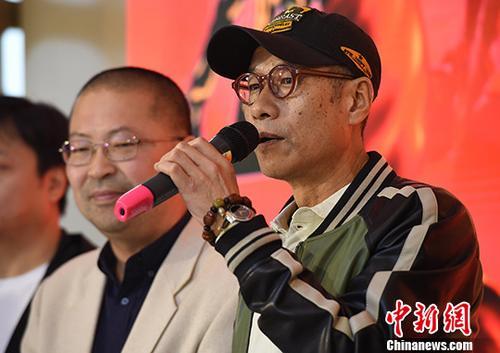 10��17�������L���Ӱ���F��˾�Ĕz����ӳκ���Ѻ��ϰ鄢�������o߅��52���ӰƬ����߅�ˡ���ӳʽ�ڱ����e����ӰƬ���݄�����(�κ����)����ӳʽ�����o��<a target='_blank' href='http://www.chinanews.com/'><p  align=