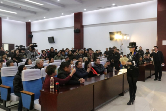 �����Ļ��������(d��ng)֮����퍽��L(f��ng)����(j��ng)����С�������Ŀ�ݳ��ڶ�վ�����