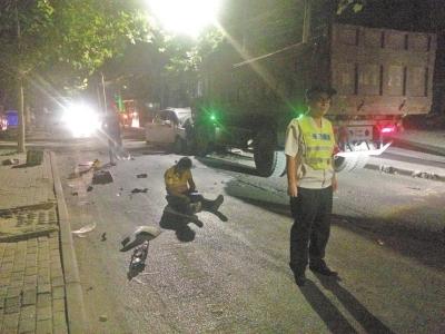 �������{�����Bײ��܇���R���� ������ˮҲ�o��(j��)����