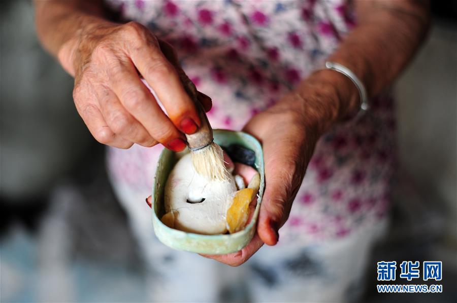 ���ϵǷ�:85�q���l(f��)���Բٵ�