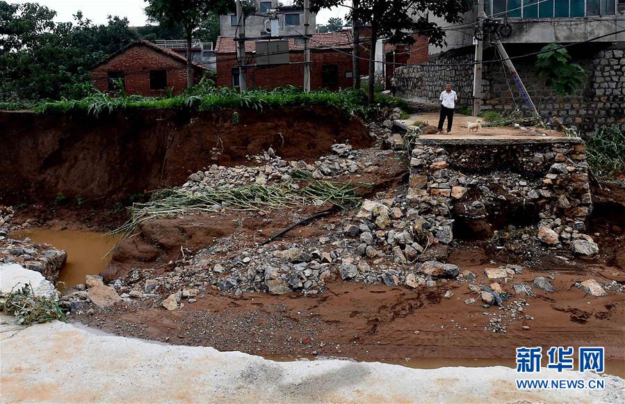 ���ϰ������������ 9.8�f�˾o���D(zhu��n)��