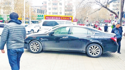 ����һͣ܇��(ch��ng)����T͵��4���`ͣ�P�� �ԷQ��(hu��)�N��