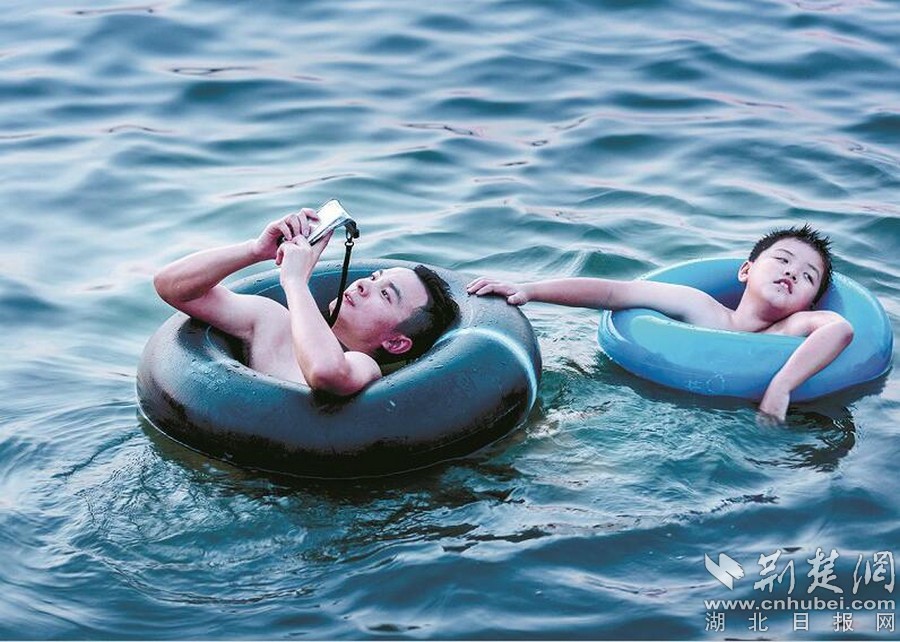 �Еr�����ֲ�������������߀���֙C�����������^�����^�Ĺ����ˆT�Խo��һ�l���ѣ�ˮ�������Ŀ��Ҫ����İ�ȫ���R�������ӵļ��L��ԓע������Ҫ���˵��^���֙C��ҕ��������o���Լ��ĺ����������֙C����������Ҳ����F(xi��n)��������Ҫ�� �D�飺�|���һ�������^�塱���ڌ������֙C