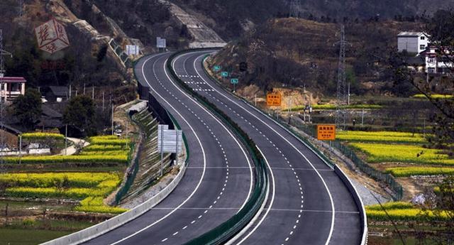 ������ͨ��·�_ͨ7�lETC܇�� �c���ٻ�(li��n)��ͨ