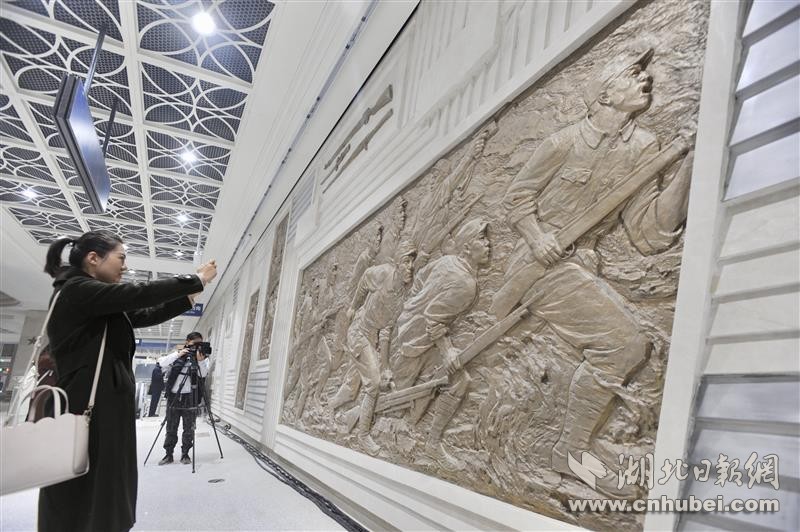 ��������9�c��ӛ�߁�����܉����ͨ8̖�����S��·վ�c��Ŀǰ��(n��i)���b�������M�С�ͨ�^�������ߵ�վ�d���������ĵ��¿��g׌����ǰһ����ӛ���ڬF(xi��n)������վ��(n��i)��վ�d�������@ʾ��������܊����܊����Q��Ӣ�������������ǵĈD����ؓ؟(z��)ԓվ�O(sh��)Ӌ�ĺ�����Ժ�Ļ��l(f��)չ���޹�˾�O(sh��)Ӌ�M�ɆT�����B�������ϵĈD�����ǏĚvʷ�īI���D(zhu��n)ӡ�^������ʮ�־��Еr�������D��8̖���S��·վ�������Ո�ӛ������ ҕ��W(w��ng)Ԭ���A �z