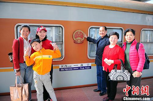 �D���Ї������ο��ڒ����Ї����յ�܇��ǰ��Ӱ������<a target='_blank'  _fcksavedurl='http://www.chinanews.com/'><p class=