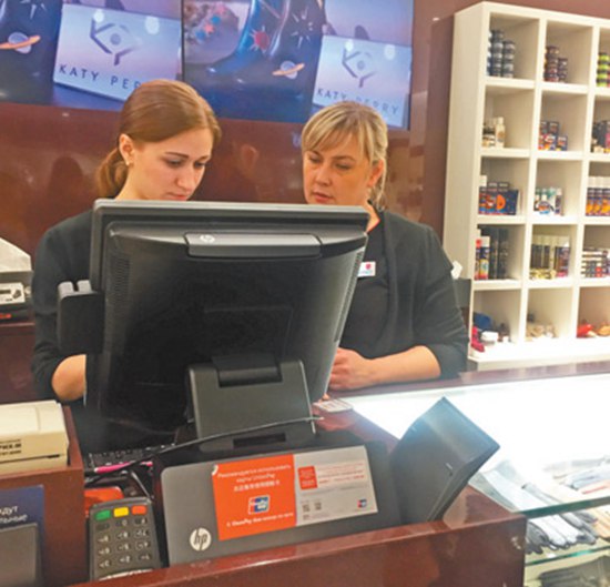 �ڶ��_˹���y(li��n)���ѓ������ஔ(d��ng)Ҏ(gu��)ģ�ĸ��w�����D���̈�(ch��ng)���S̎��Ҋ���y(li��n)����(bi��o)�R(sh��)������ �z