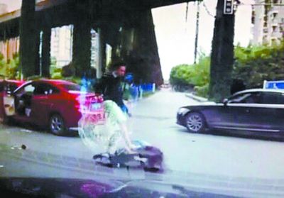 ���ӌ�Ů˾�C(j��)�ϳ���ˤ�ڵ����ߴ�