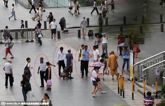 �����_����܇վǰ�ďV����֮����Ʊ؜�ӂ����I���������U�����_����܇վ����̎����Ʊ؜�ӵȺ��ڴ���ֱ����ʄ����Ļ�܇վ��վ����Ⱥ�������_����܇վ���ǵĴ��T�ڣ�ͬ���Ў���Ʊ؜�ӵȺ��ڴ������r���^���ĳ˿ʹ�Ԓ�����ȥ��9�������c���͵ļ�ðƱ؜���˔�(sh��)���H�]�Мp�٣�����������������Ȼ��ͬ�ӵ��b�磺�{ɫ�Ʒ���������������������Ů���������������������߀�С��������������tɫ�R�׵ġ��������꠳ɆT���������ǡ������ˆT�����c�������͵���鮔�С��D���_����܇վ�V����Ʊ؜�ӡ����Ѽ�ð�����ˆT���_�˿�ُ�߃rƱ��