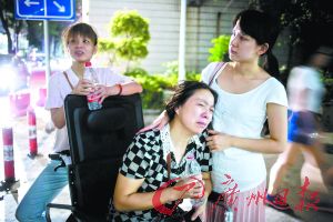 ���g��ĸ�H�ܵ����˵���r��I����ֹ���ڬF(xi��n)��(ch��ng)������5��(g��)С�r(sh��)�o(w��)���x�_(k��i)��