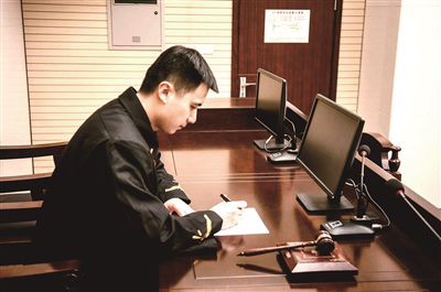 �����S�M�����룬Ҳ��Ҫ�֓��ǸеĬF(xi��n)��(sh��)��������������y�Խ�Q����ĺ��֮�n�����ٌ����I(y��)�����غ͌������g�����������ܵ���(y��n)�ؿ��(y��n)�����@��ԭ���ʡ�߼�����Ժ���������o���е�һ�΃�(n��i)����2��24���������k�������һ���o���m(x��)����2001����2016����������15�������н�H4000��Ԫ�������x���oȥ�����Ժ�ķ���һ�����±��ع�������l(f��)����P(gu��n)ע�;W(w��ng)��ӑՓ��