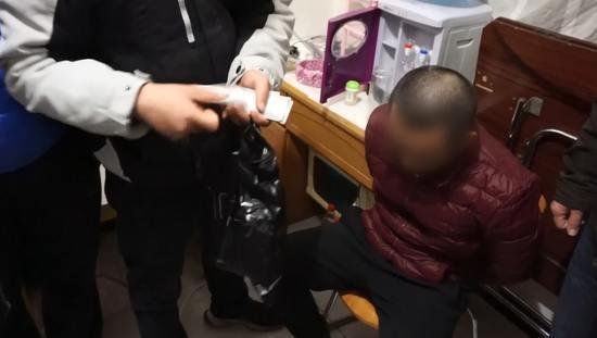 �������һ̖؜�ӈF�� �^Ŀ����̖700��(�D)