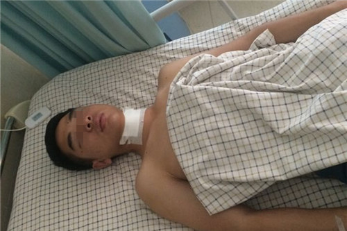 �������l(xi��ng)һŮ��ƴ܇�����}�_ ���с��ӑ�(y��ng)�����