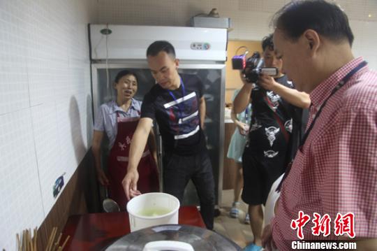 ӛ�߰��L�����o���⡱׷ۙ���ɶ�ȫ�Ǉ��ˡ����o������