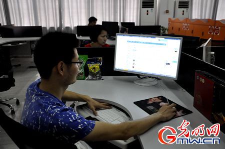 ���W(w��ng)�j(lu��)ý�w���D(zhu��n)�ġ����ϡ���(li��n)�W(w��ng)+����܇ ���������υ^(q��)���l(f��)�¹��