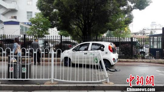 �����{������܇�������ݽ����Y��10С�r�ư�