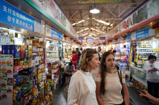 5��8��������Դ���Ј�(ch��ng)����(l��i)�Ե�(gu��)��Sandra Saewert�����c����һ����Ј�(ch��ng)��