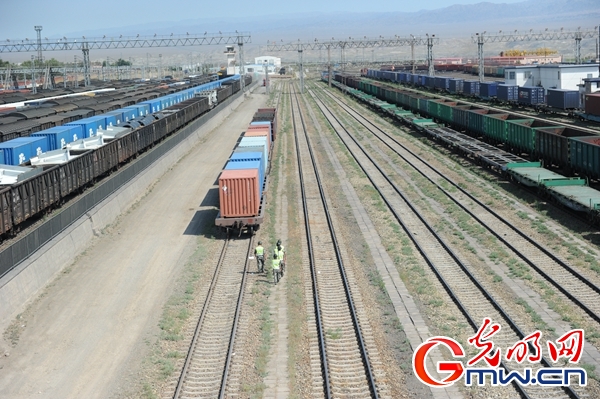 ���r(sh��)�����Ҹ�������߅����׌�Ҹ��������v�r(sh��)�������W(w��ng)ý�����w�(y��n)�½�֮���¡�