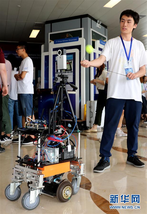 ���Ƽ�����1����W(xu��)���R�ۡ������_(t��i)�� ��(chu��ng)���c(di��n)������δ��