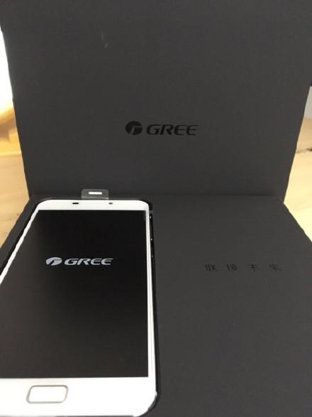 董明珠發(fā)格力手機了!員工朋友圈里曬圖 人手一臺