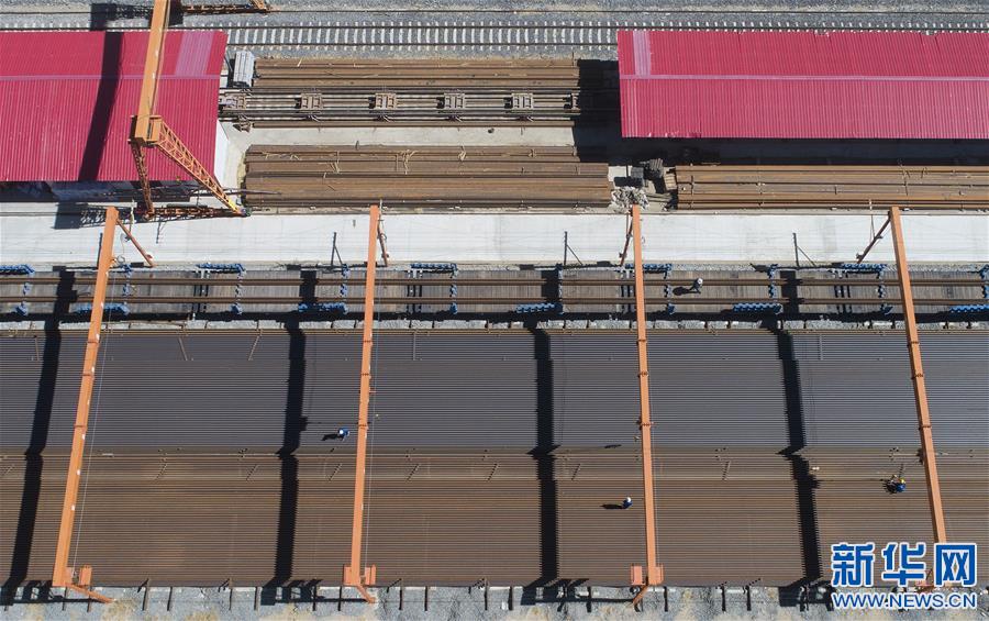 (經(jīng)濟(jì))(2)拉林鐵路掀起新年鋪架序幕