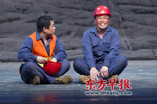 ����Ԓ���������x�����ڜ������˵�100���ݳ��������B��3�����|������ˇ�g(sh��)��Ժ�݆T���S�񣨈D�ң������˹����x�@λ�����h���ˡ������(b��o)ӛ�� �߄�ƽ �D